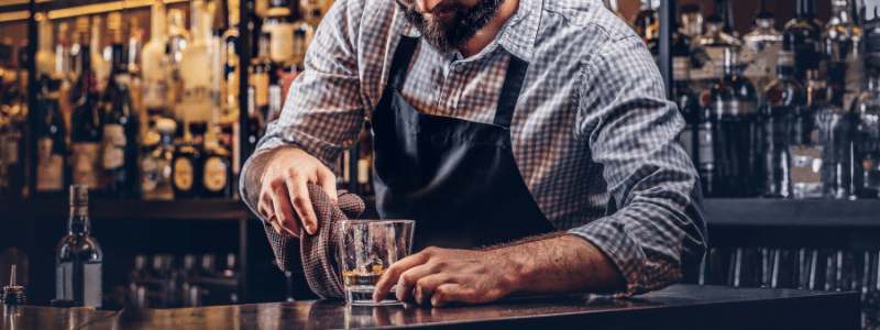 qualifications of a good bartender