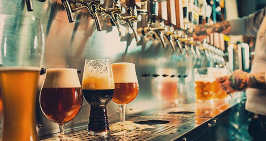 gloworder-image-of-craft-beers-line-at-college-bar